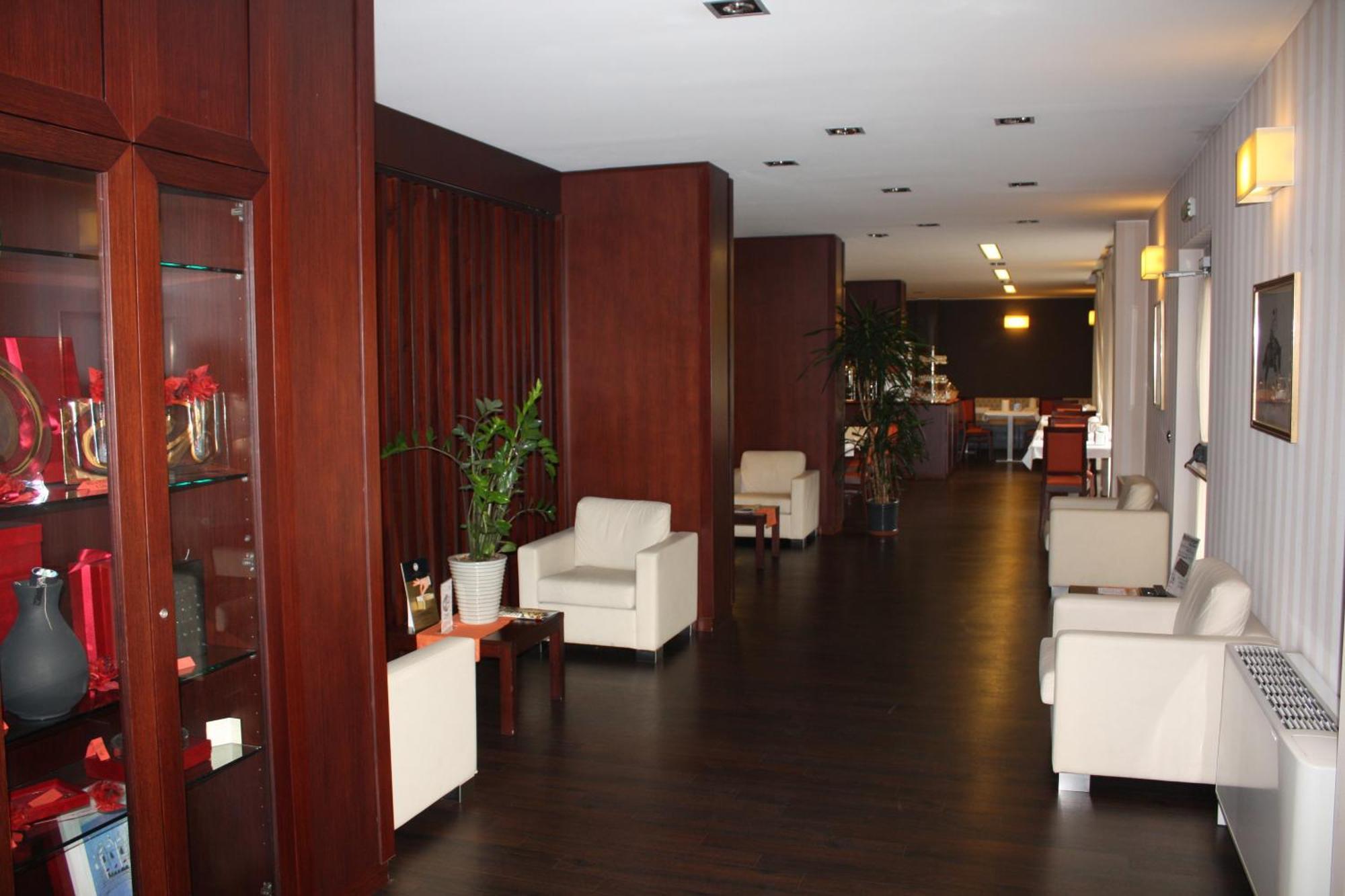 Hotel 2C Леняно Екстериор снимка