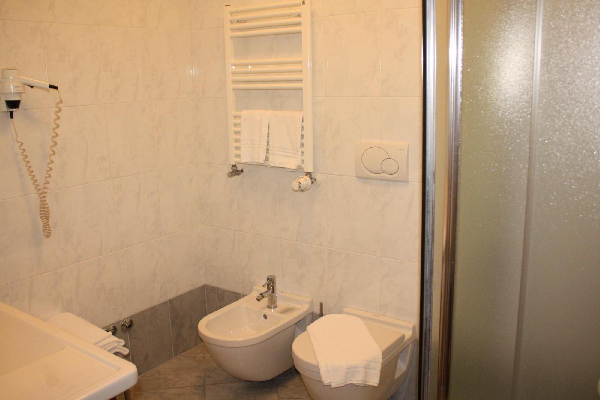 Hotel 2C Леняно Екстериор снимка