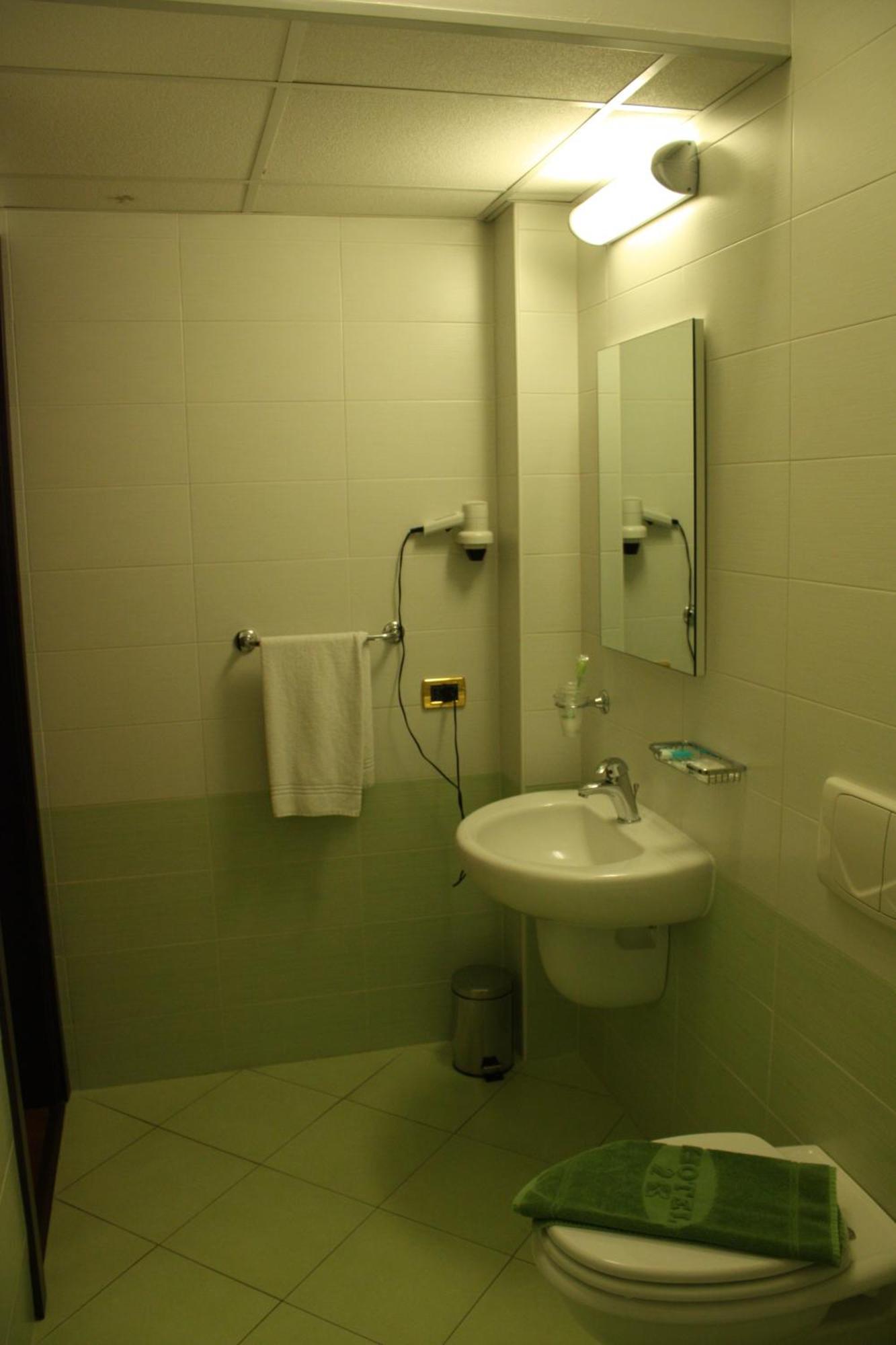 Hotel 2C Леняно Екстериор снимка