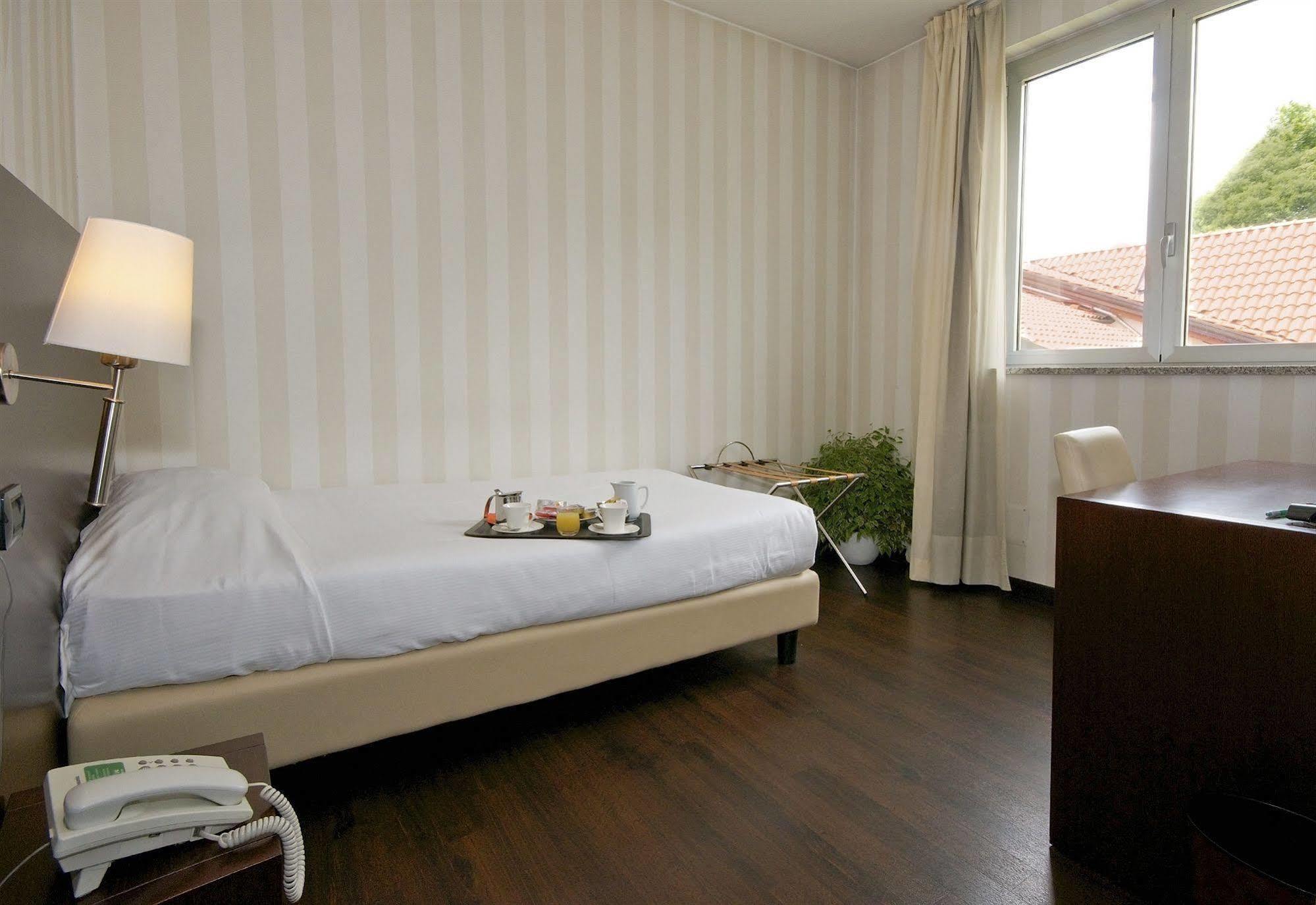 Hotel 2C Леняно Екстериор снимка