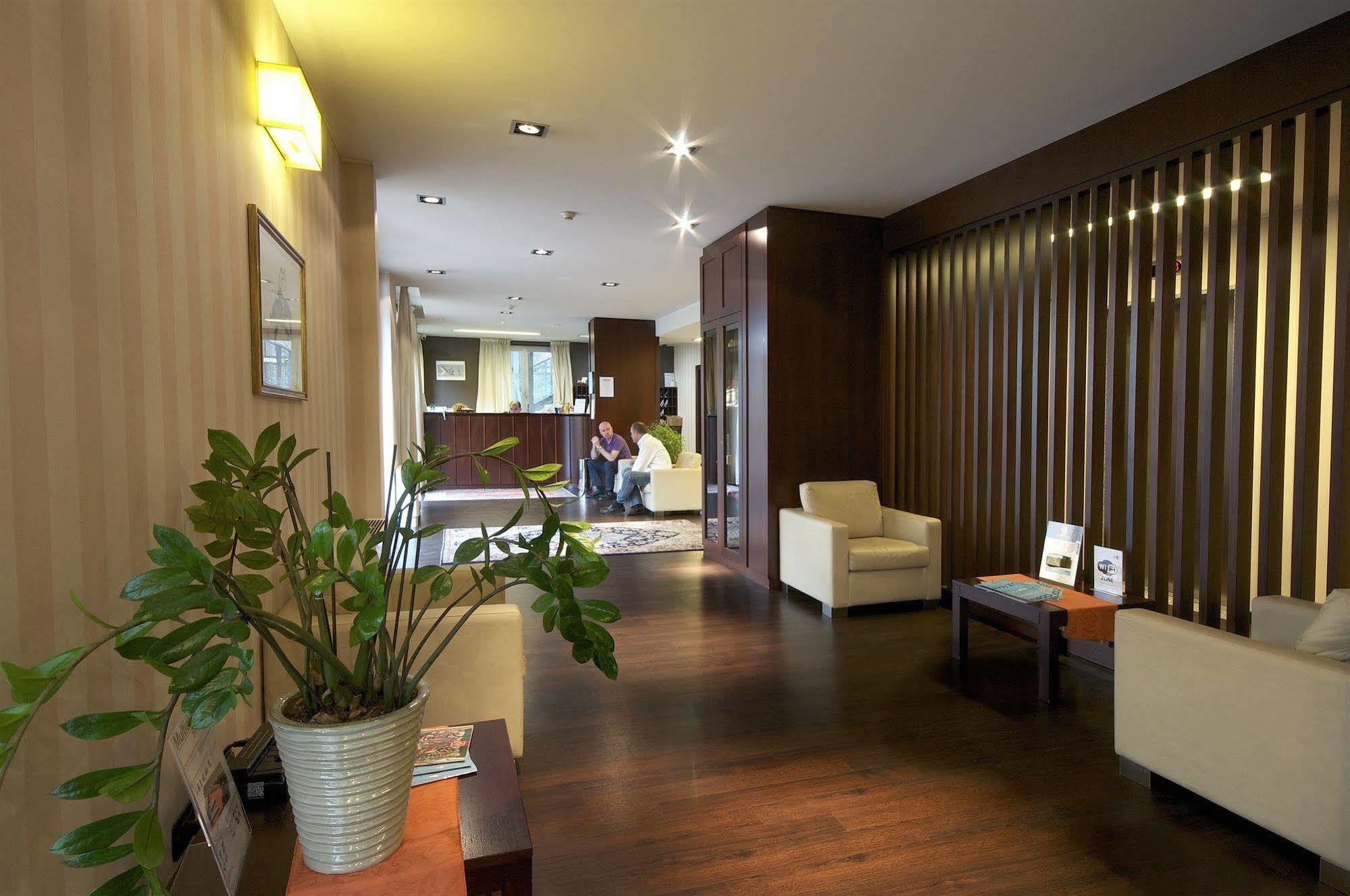 Hotel 2C Леняно Екстериор снимка