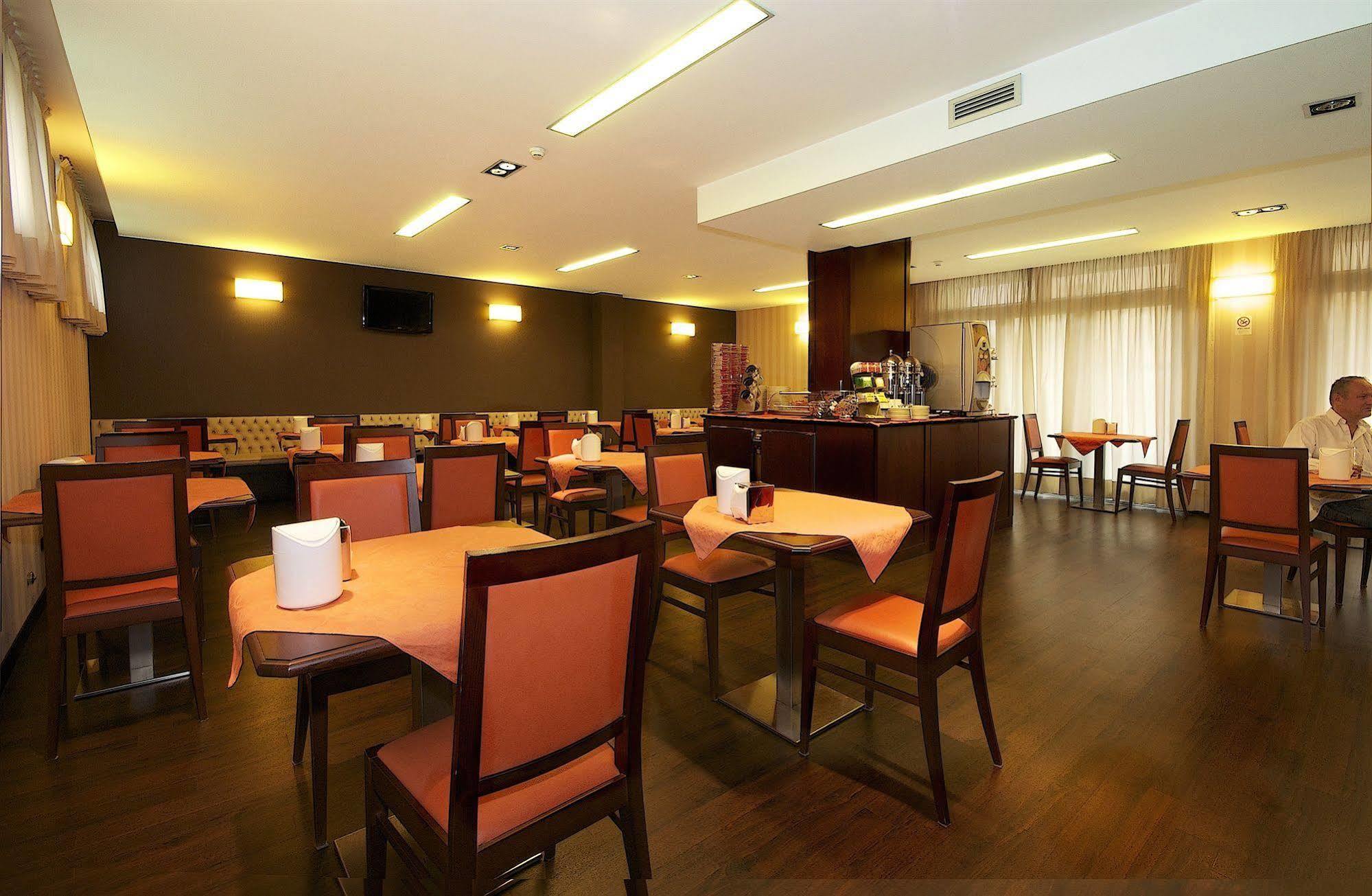 Hotel 2C Леняно Екстериор снимка