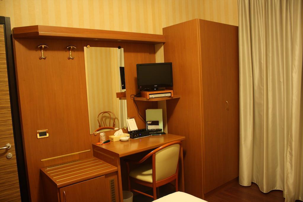 Hotel 2C Леняно Екстериор снимка